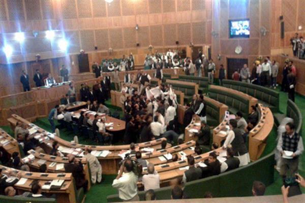 SRO 105 rocks Lower House
